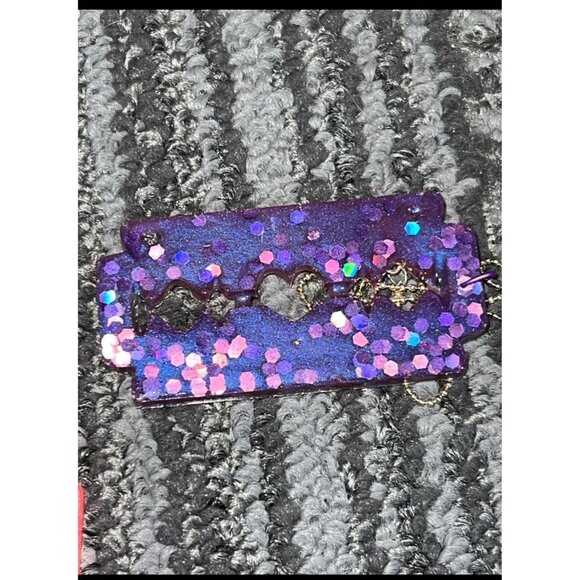 Choose Your Color — Glitter Resin Heart Cutout Rectangle Pendant | Handmade - Picture 5 of 8